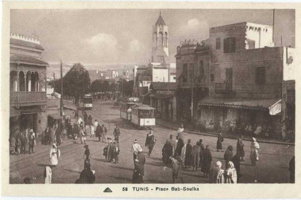 TUNIS Place Bab Souika tramway