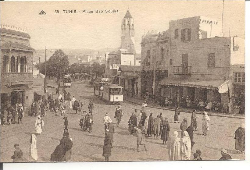 CPA TUNISIE - TUNIS - Place Bab Souïka - tramways