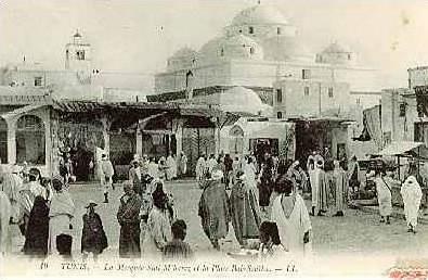 Tunisie - Tunis - La Mosquée Sidi M´harez et la place Bab-Souïka