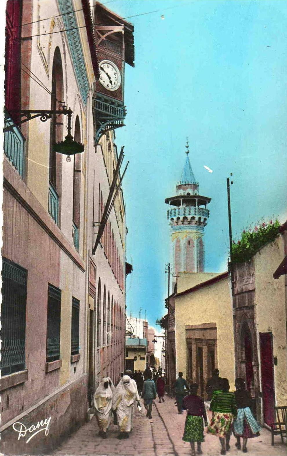 Tunis. Rue de la Kasbab - Direction des Travaux Publics et Mosquée Sidi Ben Arous.