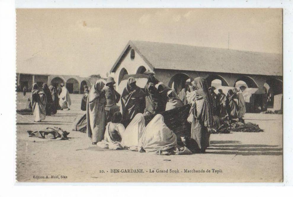 BEN-GARDANE , LE GRAND SOUK , MARCHANDS DE TAPIS