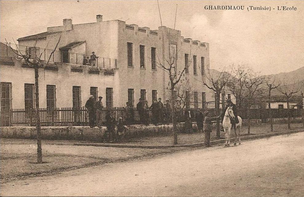 GHARDIMAOU (TUNISIE) L´ECOLE