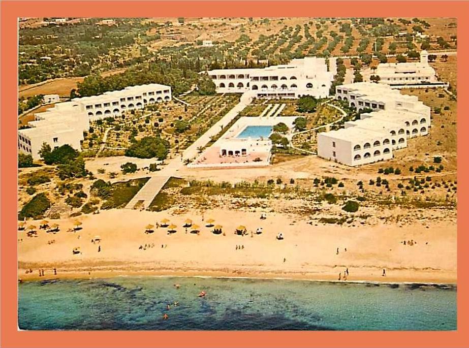 Tunisie - HAMMAMET - Hotel MEDITERANNEE // CPM (pli coin bas gauche)