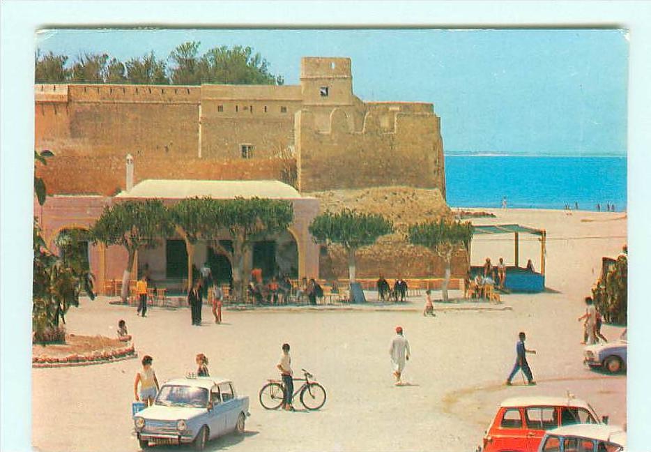 HAMMAMET / GRANDE PLACE / SIMCA 1000 / R4 / Automobile , voiture ancienne , Oldtimer