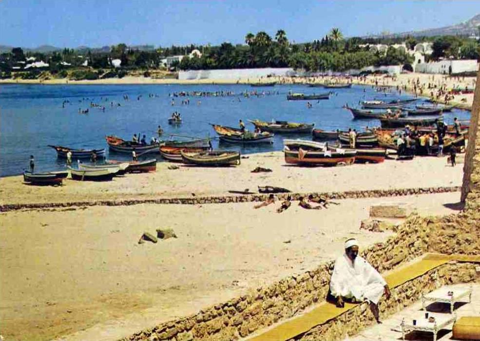 CPM TUNISIE HAMMAMET LA PLAGE VUE DU CAFE SIDI BOU HADID