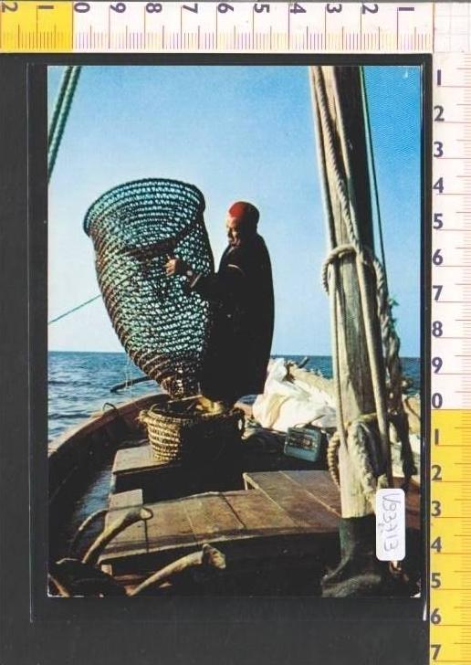 V93713 TUNISIA KERKENNAH PECHEUR PESCATORI RETI PESCHERECCI RADIO