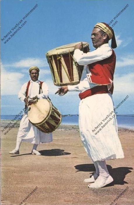 TUNISIE groupe folklorique de Kerkennah ( tambour percussions drum )