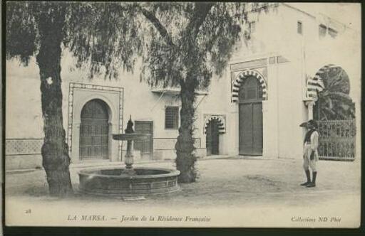 TUNISIE LA MARSA / Jardin de la résidence française /