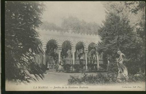 TUNISIE LA MARSA / Jardin de la résistance Beylicale /