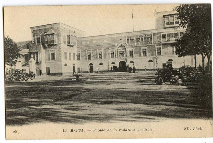 TUNISIE. LA MARSA. Façade de la résidence beylicale.