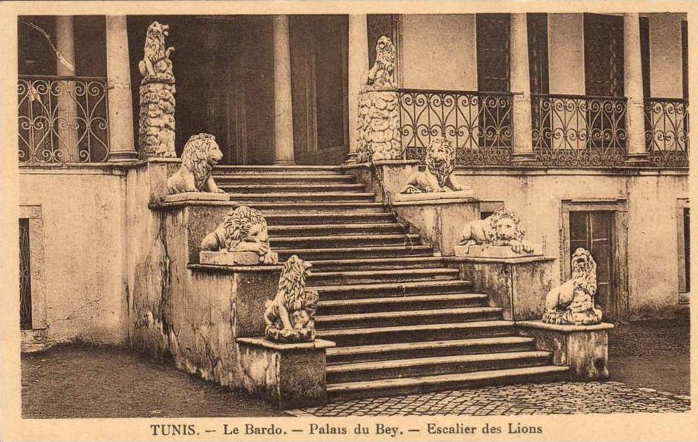 TUNISIE TUNIS Le bardo- Palais du Bey- Escalier des Lions