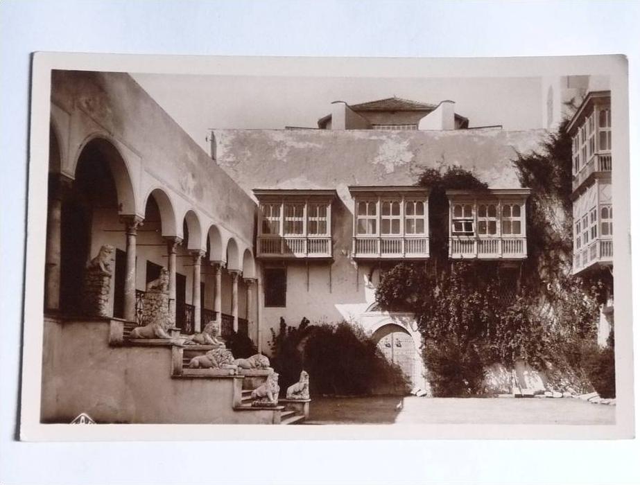 TUNIS - Le BARDO, La Cour du PALAIS