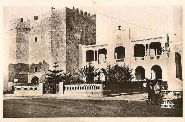 Mahdia.- (Tunisie) Hôtel de Ville et la Skifa - (oblitération de 1954)