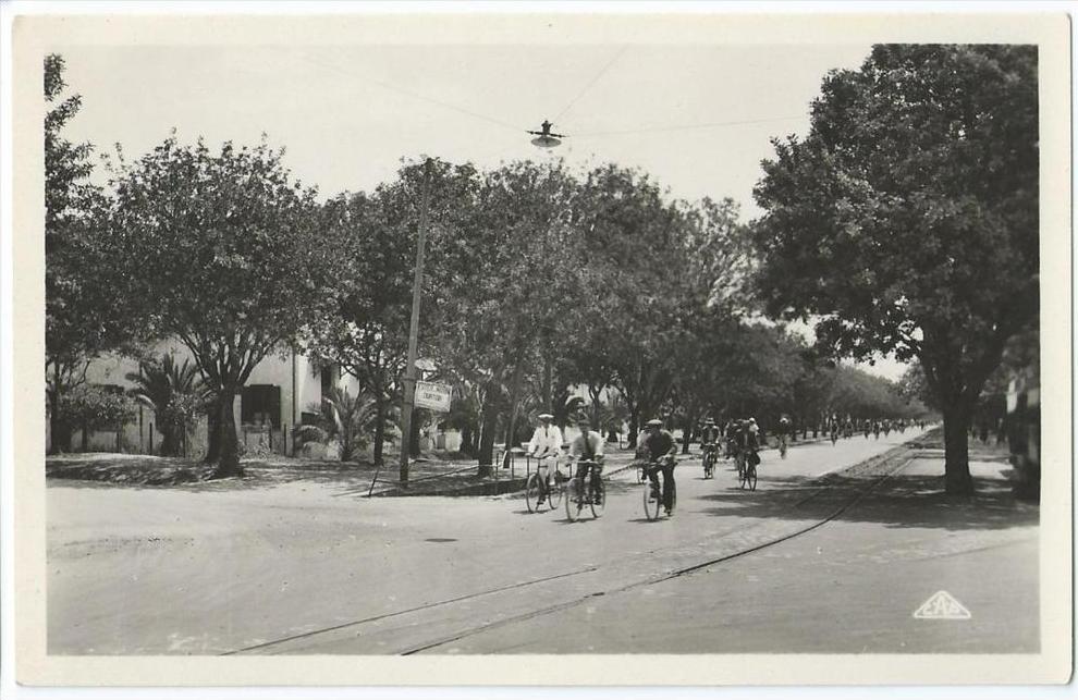 cpsm bon etat , menzel-bourguiba , ferryville , sortie des ouvriers de l'arsenal , en vélo