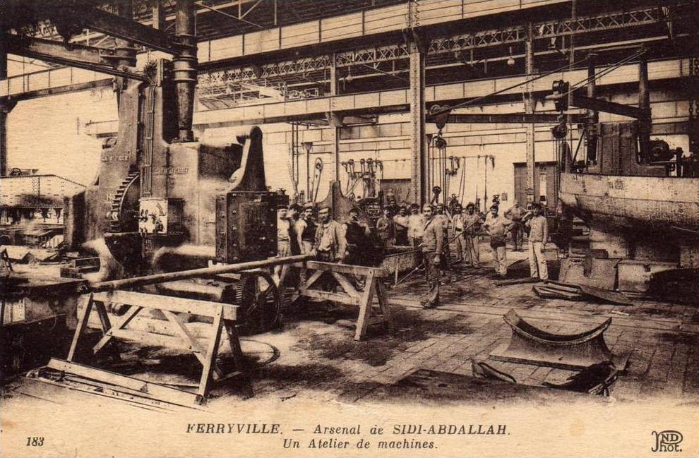 TUNISIE FERRYVILLE devenue MENZEL BOURGUIBA - Arsenal de Sidi Abdallah Un atelier de machines Ouvriers au travail